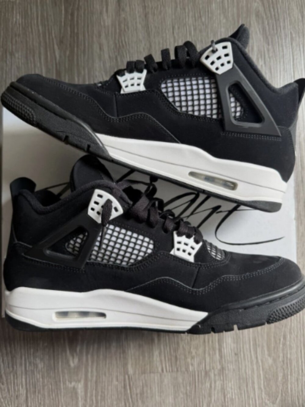 Air Jordan 4 Retro White Thunder